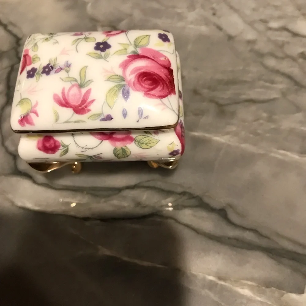 Vintage Small Porcelain Ring Keepsake Box Roses Footed Japan 2” X 1.5”